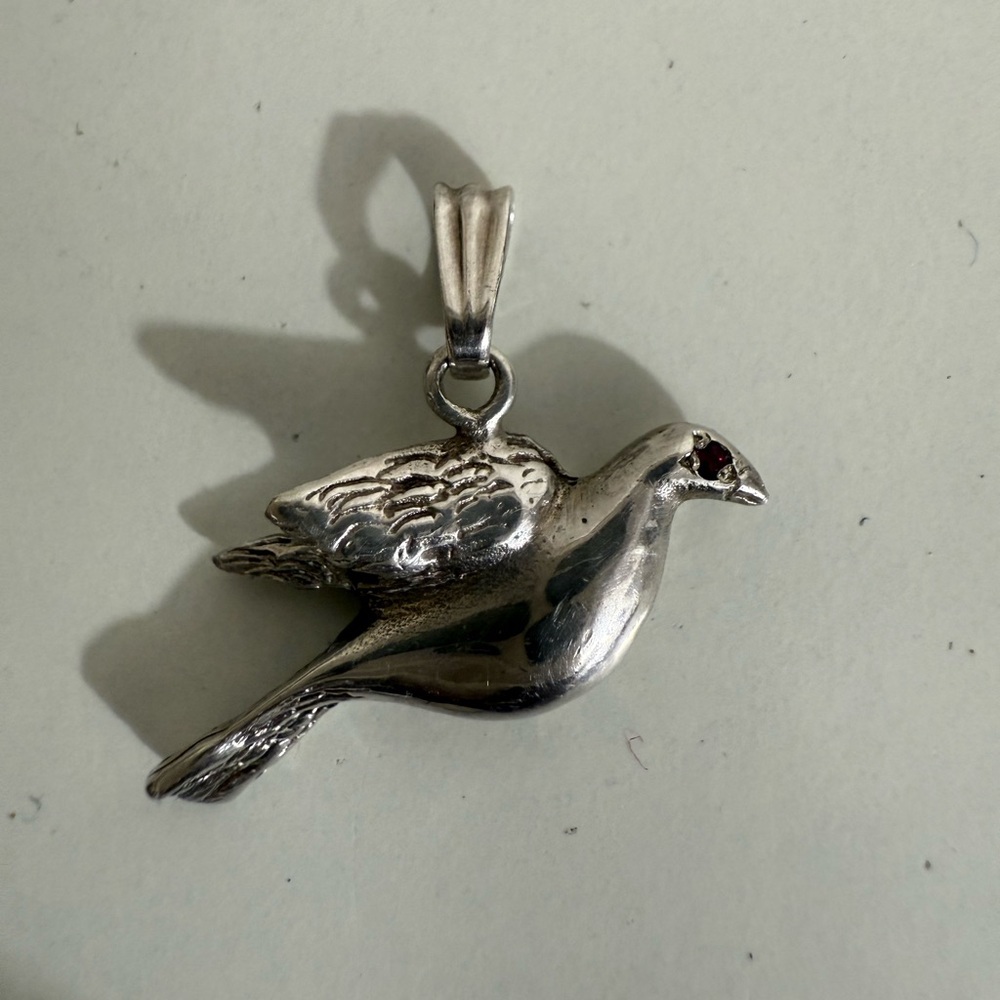 VINTAGE STERLING SILVER DOVE WITH GARNET EYES NECKLACE PENDANT